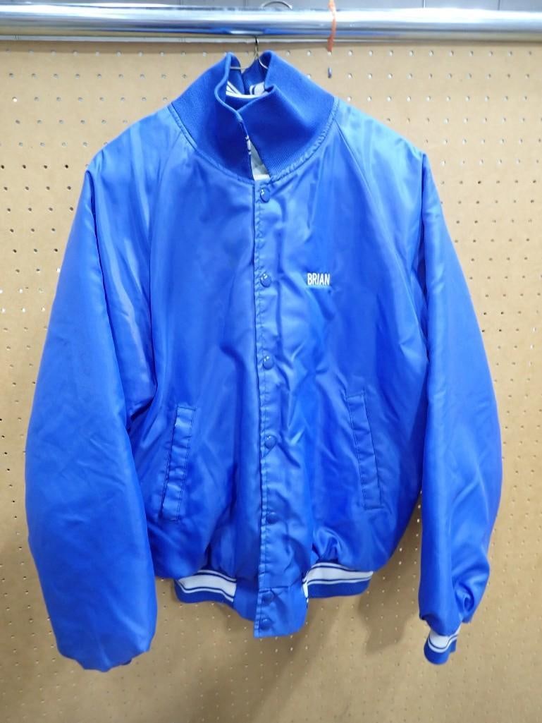 United Furniture & Appliances Stores Brian Jacket Size Medium: United Furniture & Appliances Stores Brian Jacket Size Medium All pictures are considered part of the description and should be examined carefully by bidders. Live Auctioneers is now offering