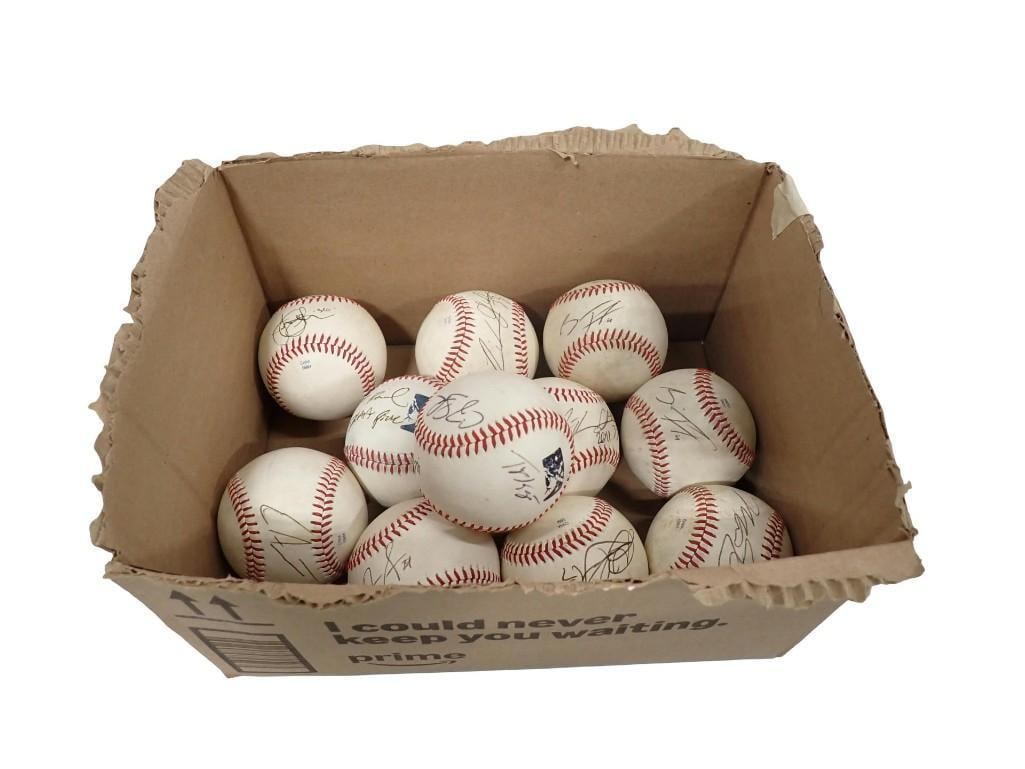 Lot of assorted Baseballs with Autographs - No COAs: Lot of assorted Baseballs with Autographs - No COAs All pictures are considered part of the description and should be examined carefully by bidders. Live Auctioneers is now offering Live Shipping thro