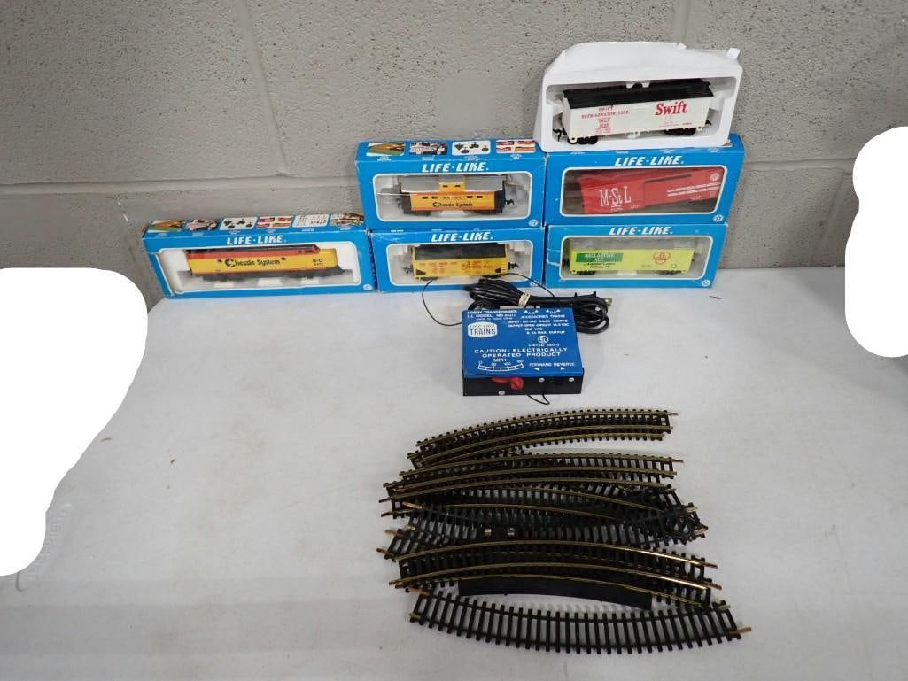 HO Scale Train Cars and Accessories including Tracks, Life-Like, Transformer, etc (1 of 7)