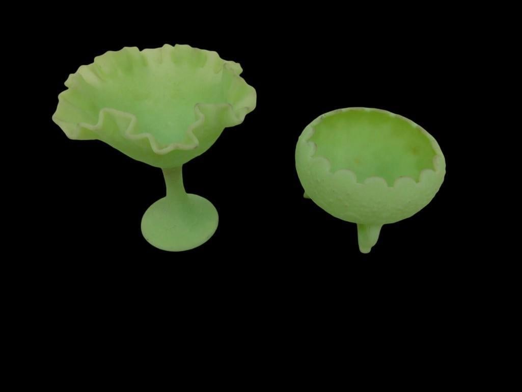 Fenton Green Uranium Custard Glass incl Rose Bowl and Fenton Persian Medallion Pedestal Bowl: Fenton Green Uranium Custard Glass incl Rose Bowl and Fenton Persian Medallion Pedestal Bowl All pictures are considered part of the description and should be examined carefully by bidders. Live Aucti