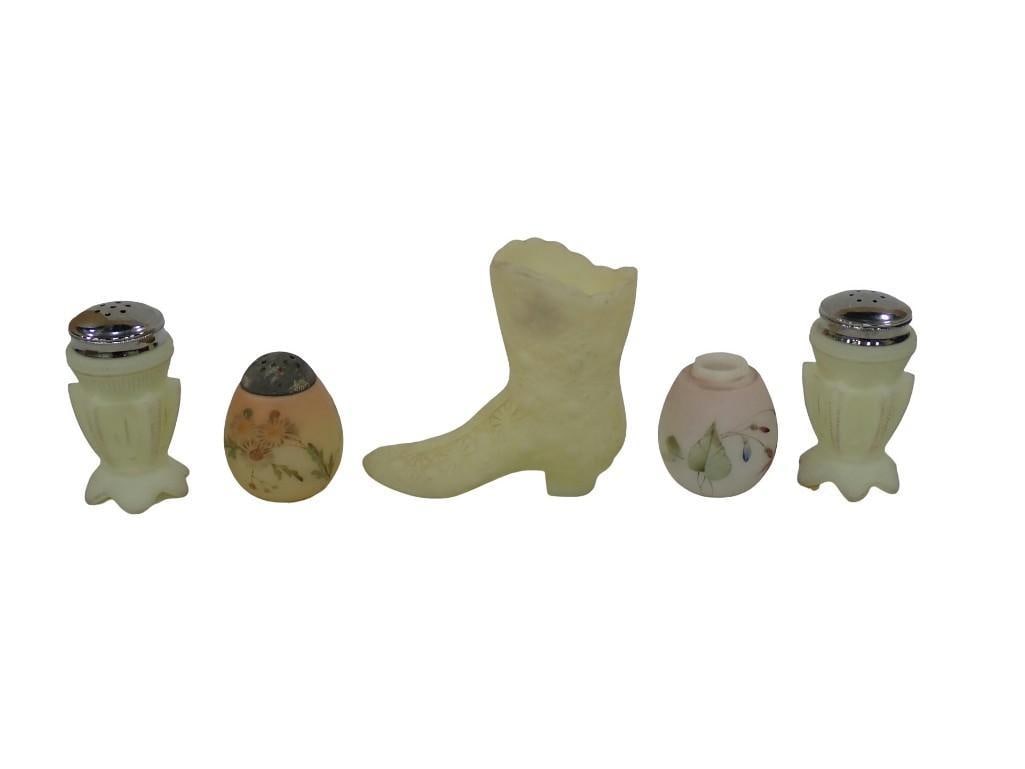 5 pc Fenton Uranium Custard Glass Salt and Pepper Shakers Cactus Pattern, Fenton Boot,: 5 pc Fenton Uranium Custard Glass Salt and Pepper Shakers Cactus Pattern, Fenton Boot, Antique Mount Washington Hand Painted Shakers All pictures are considered part of the description and should be e