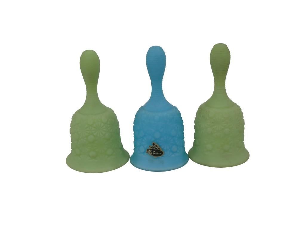 3 Fenton Bells incl 2 Uranium Glass and 1 Blue Satin Glass Daisy and Button Pattern: 3 Fenton Bells incl 2 Uranium Glass and 1 Blue Satin Glass Daisy and Button Pattern All pictures are considered part of the description and should be examined carefully by bidders. Live Auctioneers is