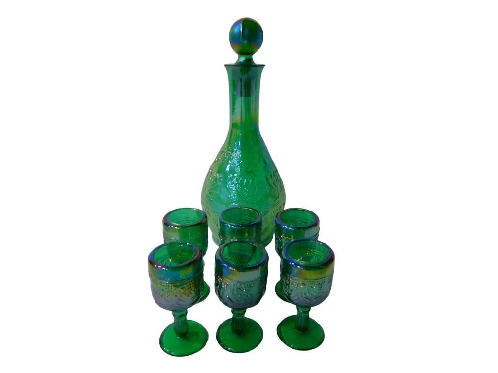 Mini Dorothy Taylor Carnival Glass Encore Club Decanter with Stopper and 6 Mini Goblets: Mini Dorothy Taylor Carnival Glass Encore Club Decanter with Stopper and 6 Mini Goblets All pictures are considered part of the description and should be examined carefully by bidders. Live