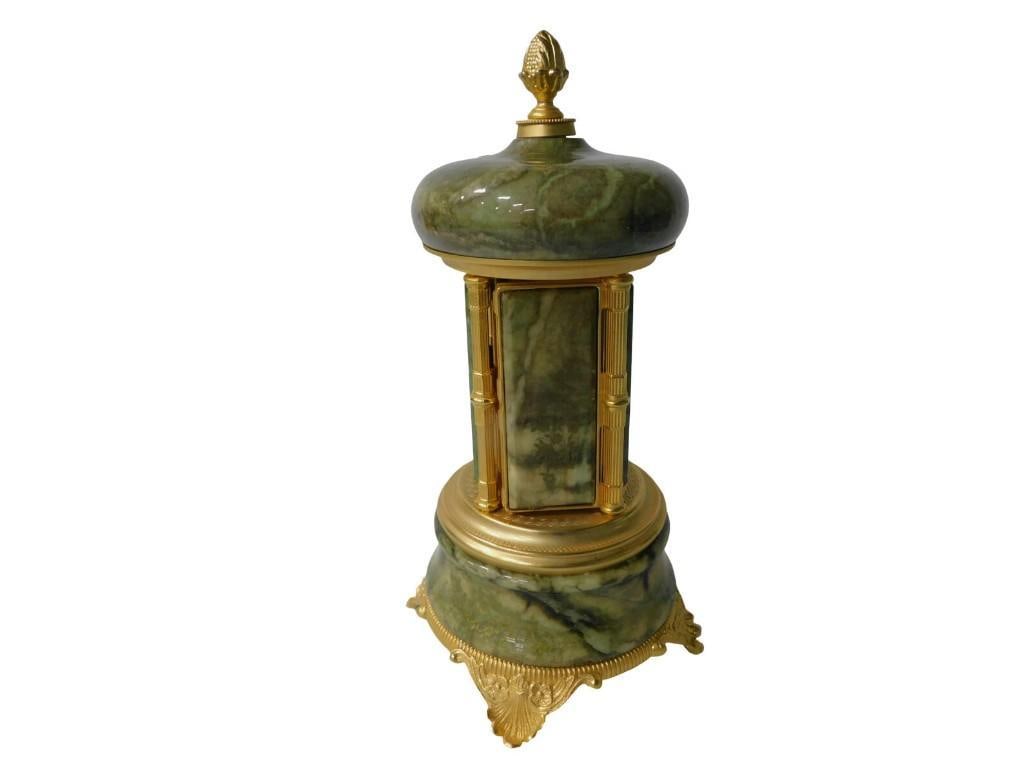 Vintage Italian Green Marble and Brass Cigarette Holder or Lipstick Holder Music Box: Vintage Italian Green Marble and Brass Cigarette Holder or Lipstick Holder Music Box. Works All pictures are considered part of the description and should be examined carefully by bidders. Live