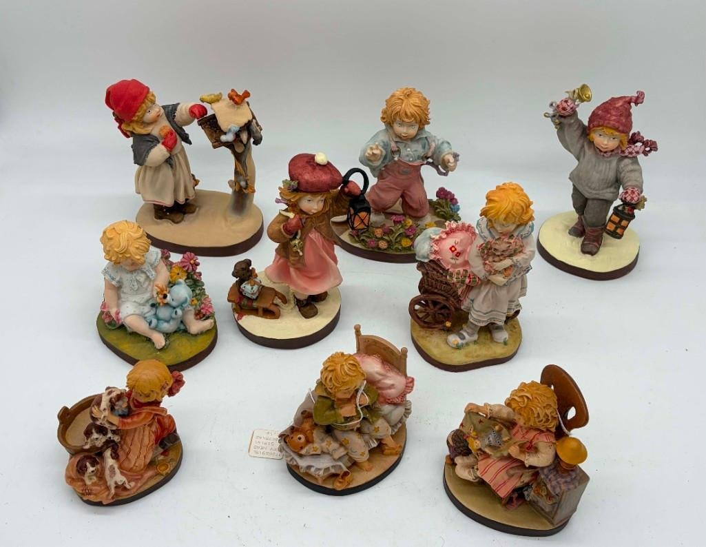 Lot Of 9 Lisi Martin Dolfi Figurines: Lot Of 9 Lisi Martin Dolfi Figurines . Hand Painted, Made In Italy, Good Condition. . All Pictures Are Considered Part Of The Description And Should Be Examined Carefully By Bidders.. Live Auctioneers