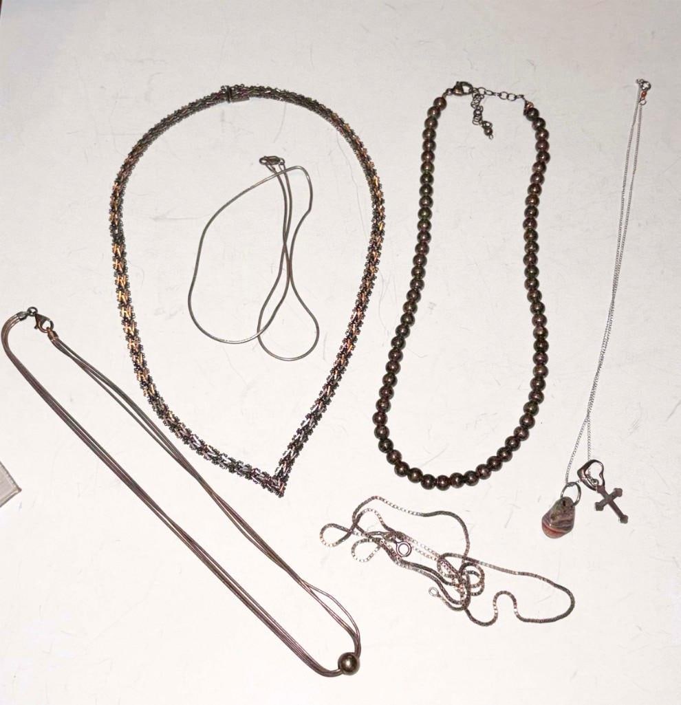 Lot Of Sterling Silver Necklaces: Lot Of Sterling Silver Necklaces. 95 Grams, Good Condition. . All Pictures Are Considered Part Of The Description And Should Be Examined Carefully By Bidders.. Live Auctioneers Is Now Offering Live Sh