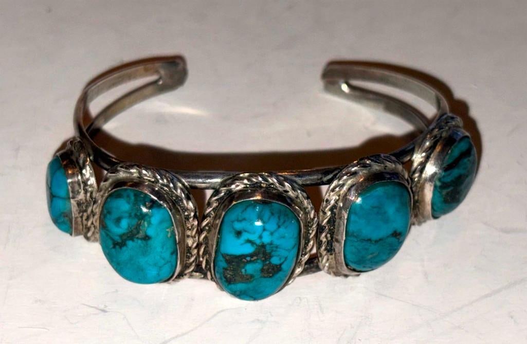 Vintage Sterling Silver & Turquoise Native Style Bracelet (1 of 6)