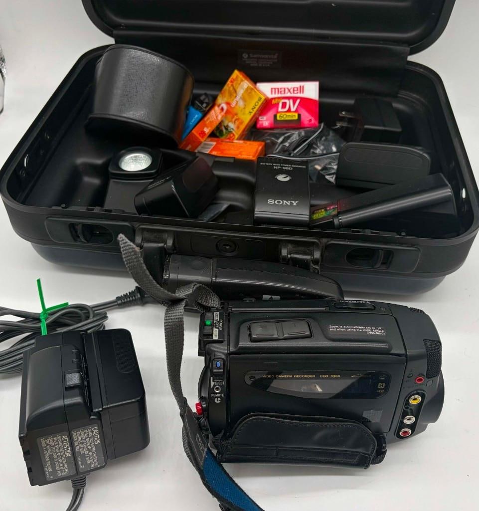 Sony Ccd-Tr85 Handycam 8mm Camcorder Kit W/ Case: Sony Ccd-Tr85 Handycam 8mm Camcorder Kit W/ Case. Untested. . All Pictures Are Considered Part Of The Description And Should Be Examined Carefully By Bidders.. Live Auctioneers Is Now Offering Live Sh