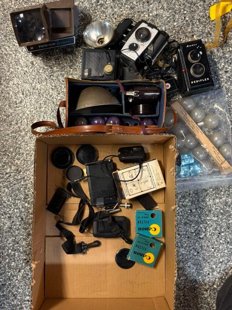 Lot Of Vintage Camera Parts / Accessories, Rediflex And More (1 of 5)