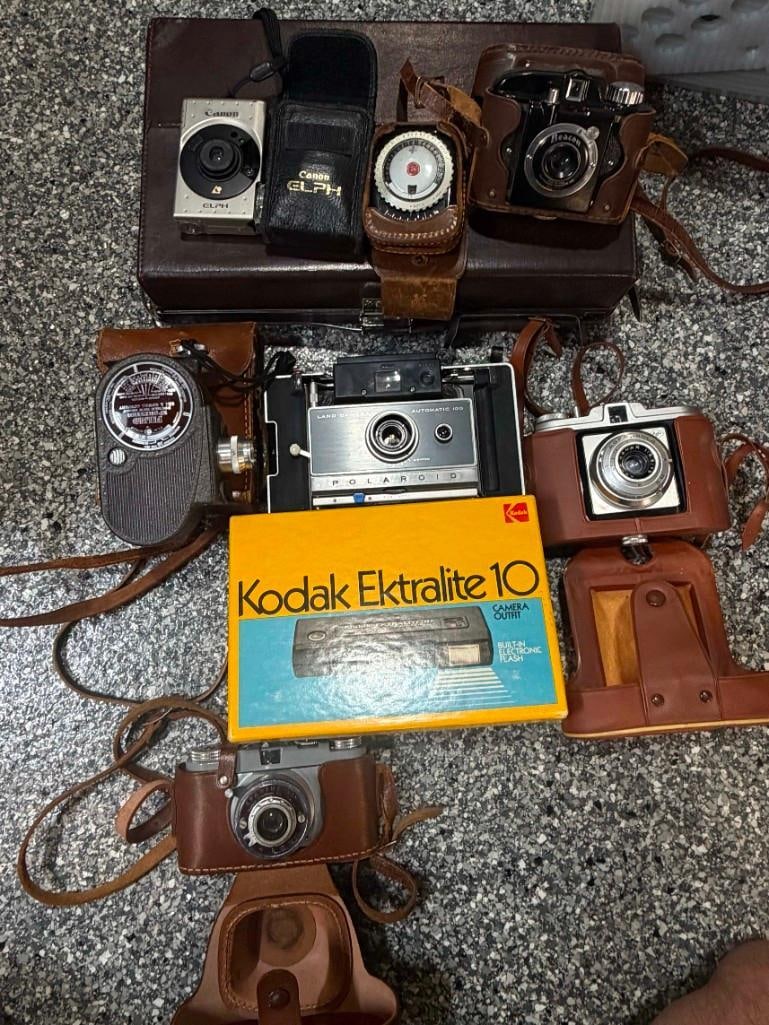Vintage Camera Lot Polaroid, Beacon, Canon, Agfa, Kodak, Spartus & More (1 of 8)
