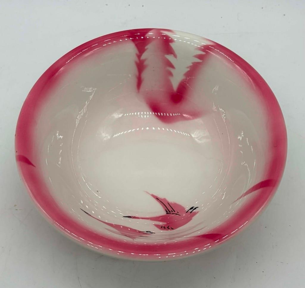 Milwaukee Road Railroad "The Traveler" 8" Serving Bowl Syracuse China: Milwaukee Road Railroad "The Traveler" 8" Serving Bowl Syracuse China. Excellent Condition, No Chips. . All Pictures Are Considered Part Of The Description And Should Be Examined Carefully By Bidders.