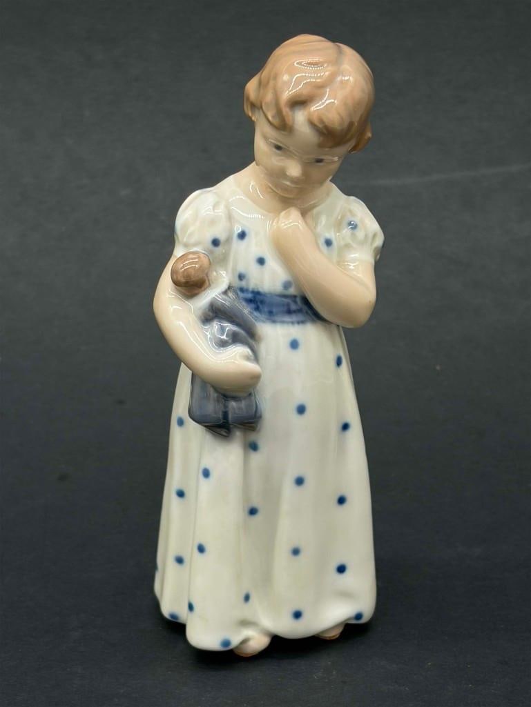 Royal Copenhagen 1st Quality 3539 Little Girl Holding Doll: Royal Copenhagen 1st Quality 3539 Little Girl Holding Doll. No Chips, Excellent. . All Pictures Are Considered Part Of The Description And Should Be Examined Carefully By Bidders.. Live Auctioneers Is