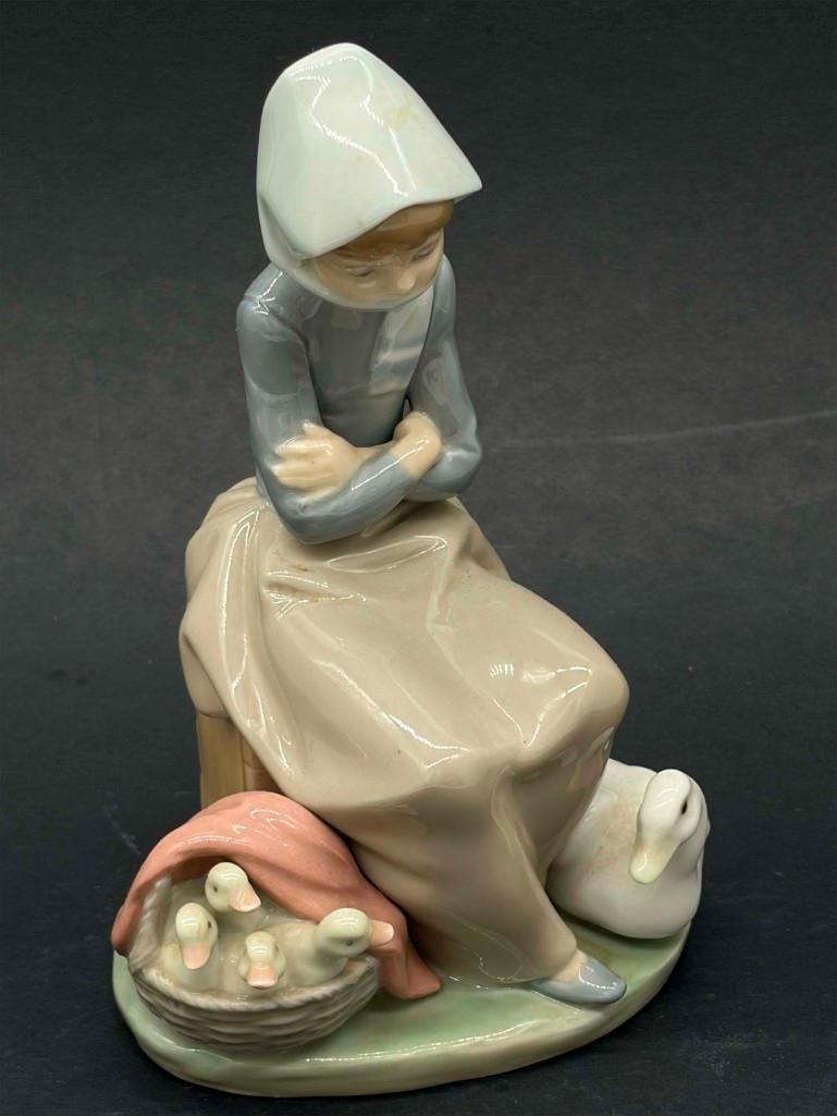 Lladro Duck Seller Porcelain Figurine (1 of 6)