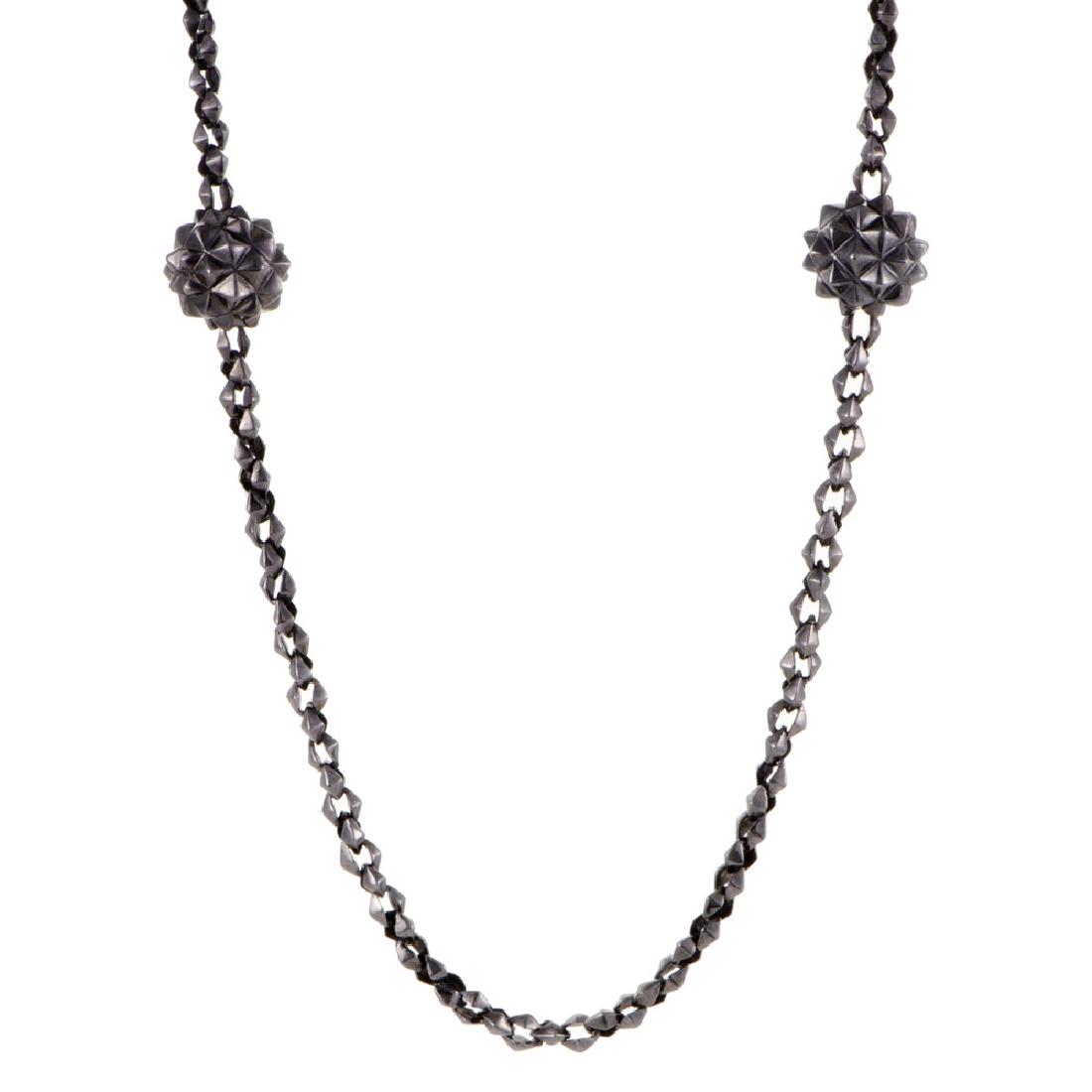 Stephen Webster Superstud Womens Blackened Silver Long: Creating an eyecatching sight with its amazing black rhodiumplated silver and producing a dazzling effect with its intricate shape, this magnificent necklace from Stephen Webster's quotSuperstudqu