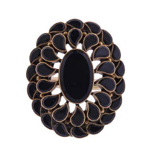 Antique Victorian 14k Gold Jet Ring: Metal Content: 14k Gold. Weight of Item: 10.5 grams.Size: Ring size - 3.5, top - 29mm x 25mm. Gemstone: Jet. Stamp: 14k x.