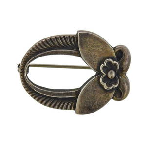 George Jensen Sterling Silver Brooch 227: Metal Content: Sterling Silver.Weight of Item: 4.8 grams.Size: 31mm x 22mm.Stamp: GI Sterling 925, Georg Jensen Denmark 227.