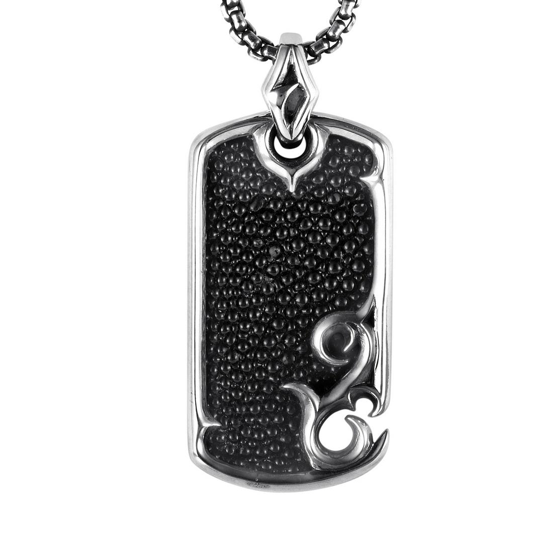 Stephen Webster Thorn Silver Enamel Dog Tag Necklace: Catching your eye with the striking contrast between the bright reflective silver and captivating rayskin texture, this fascinating necklace from Stephen Webster lures you with its intricate dcor to r