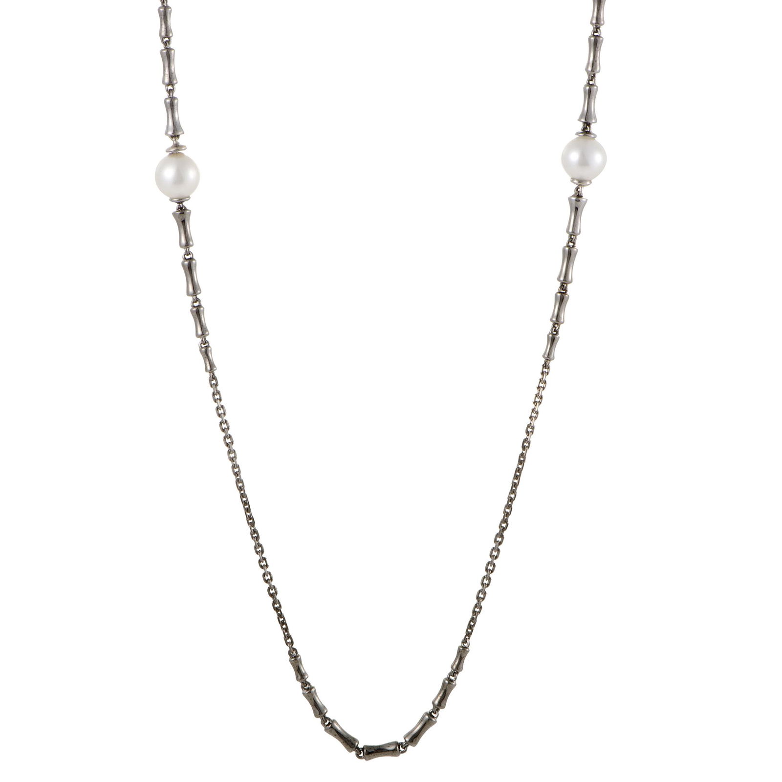 Stephen Webster Silver Pearl Necklace: Subtle and elegant, this neat ladies necklace a Stephen Webster design from the renowned Jewels Verne collection is made of black rhodiumplated silver that is ingeniously accentuated with lovely pearl