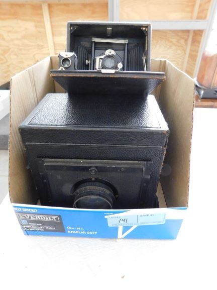 3 vintage cameras: used 3 vintage cameras