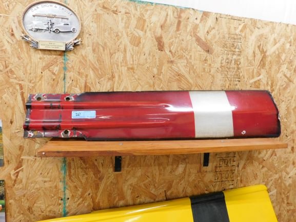 red and white porcelian semaphore blade: 42 inches red and white porcelain very old semaphore blade few minor chips but overall good condition for the age