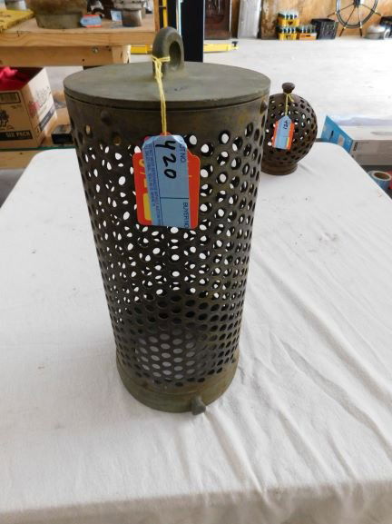 5 1/2  in strainer basket (1 of 2)