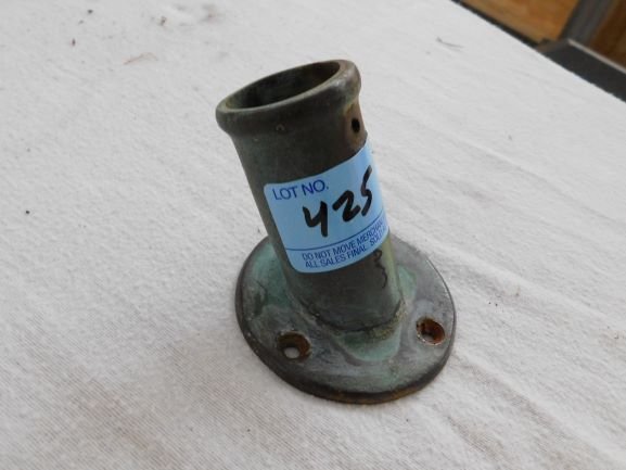 brass flag bracket: slight oxidation