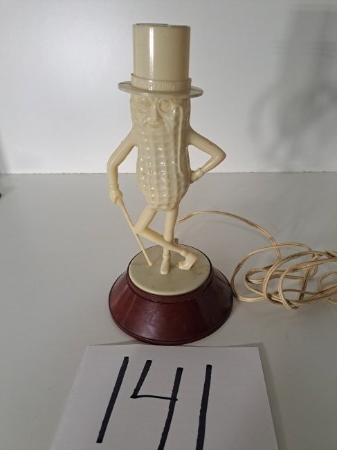 mr peanut figural night light (1 of 5)