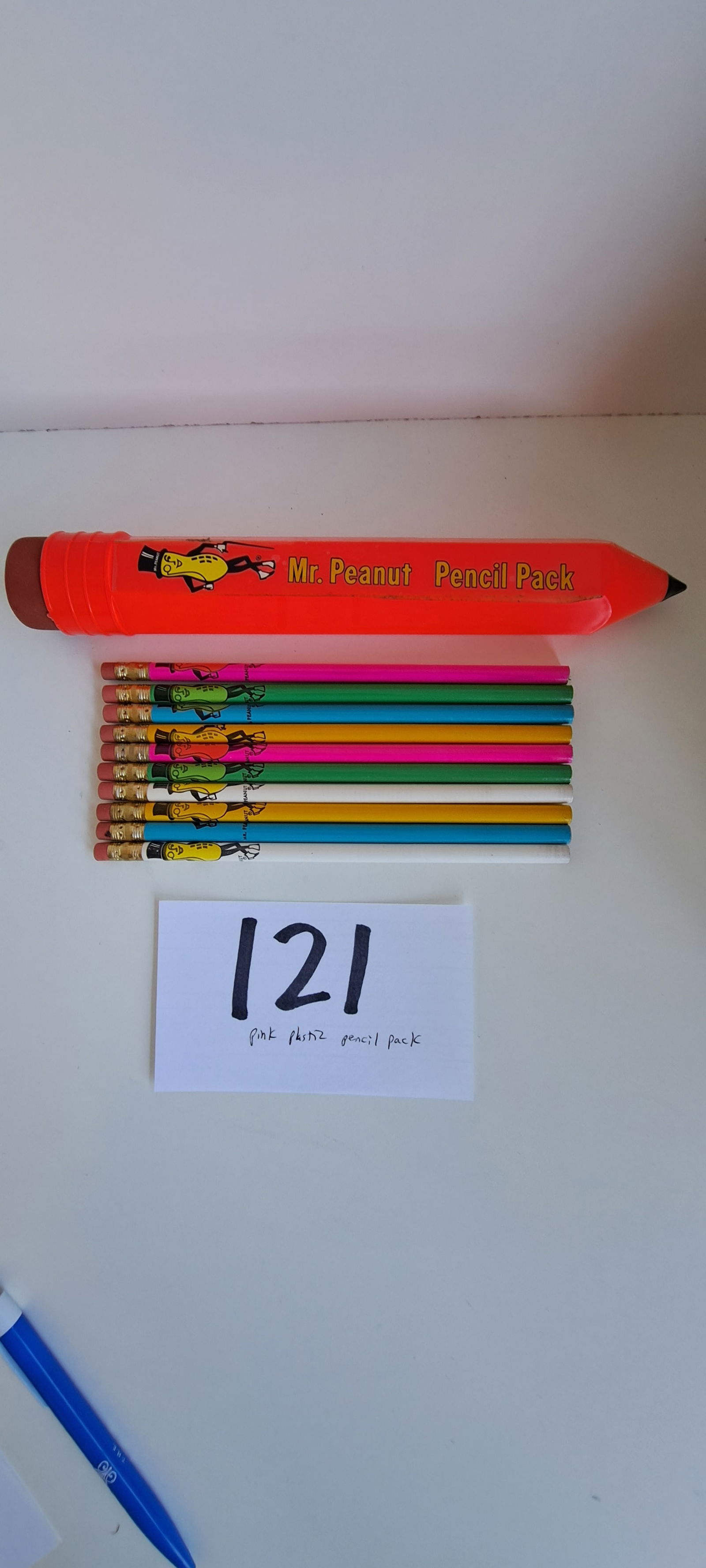 Planters Peanut pink  plastic pencil pack (1 of 4)