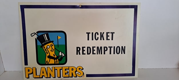 Planters Peanut golf sign