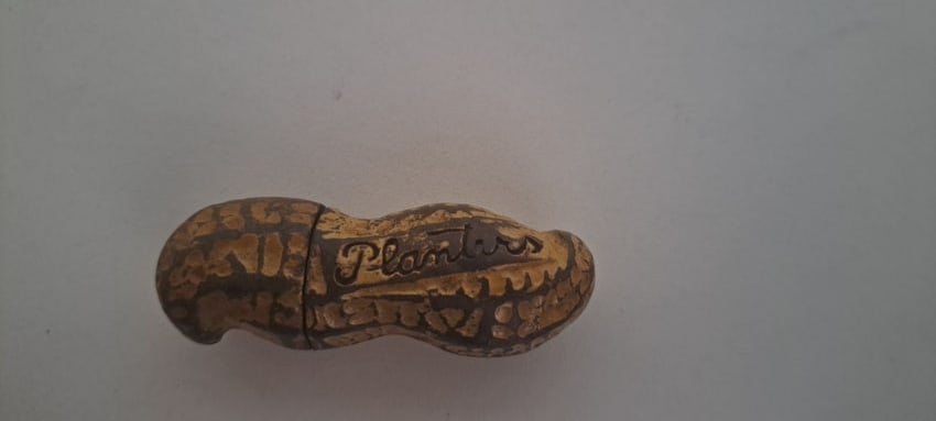 Planters Peanut,  peanut shaped lighter (1 of 3)