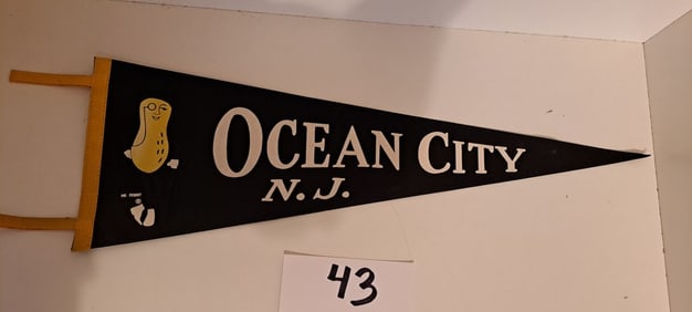 Mr. Peanut Ocean City N.J. felt pennant