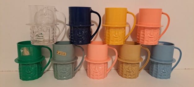 (9) plastic Mr. Peanut cups