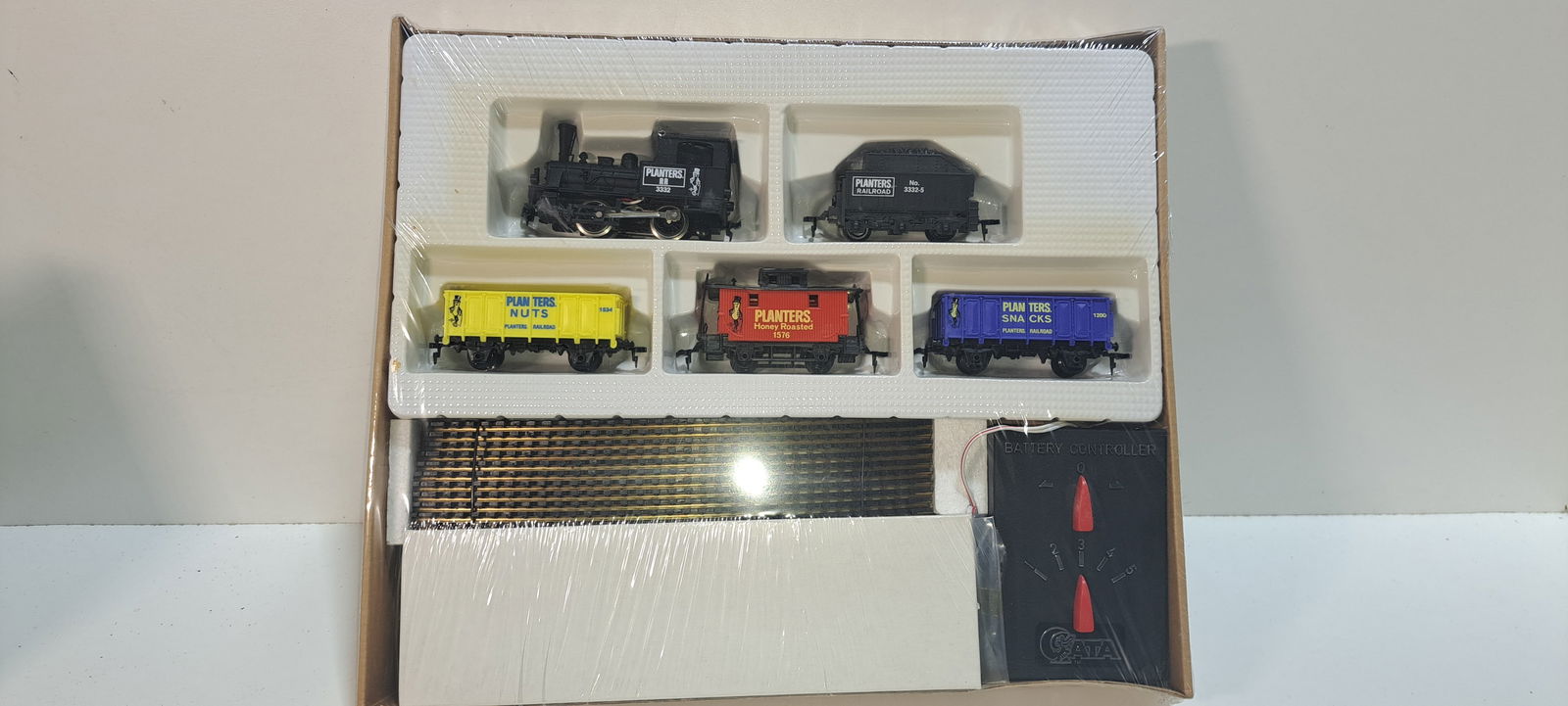 Planters Peanut HO train set - 2