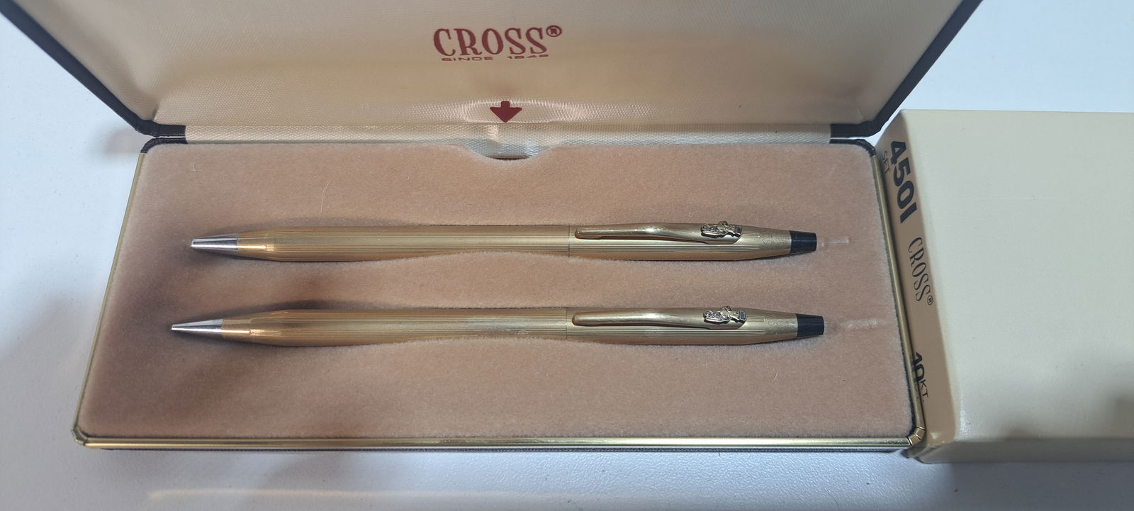 Mr. Peanut Cross pen and pencil set: new in box, Mr. Peanut, Cross pen and pencil set, 10kt. gold filled, excellent condition, Please note: if picking up, location is different than auction location. Please contact us for options