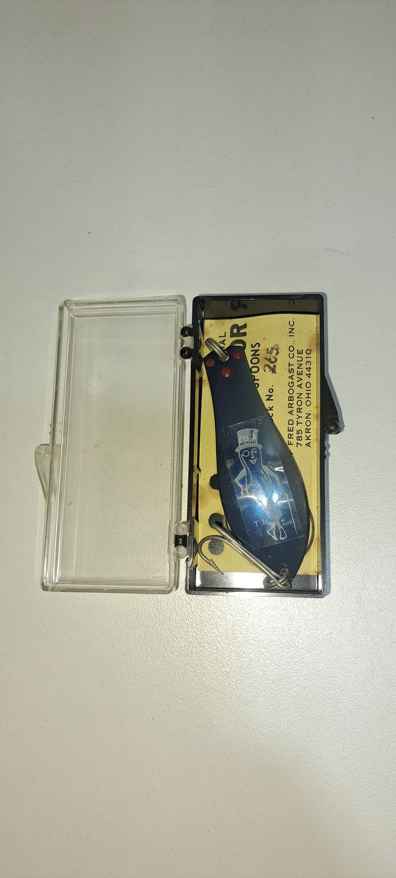 Mr. Peanut fishing lure: Mr. Peanut fishing lure in plastic box, very good condition, approx. 2.5" long, Please note: if picking up, location is different than auction location. Please contact us for options