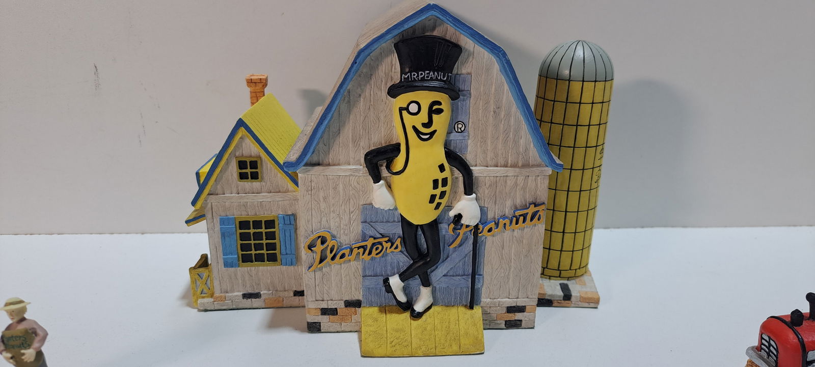 Planters Peanuts farm set - 4