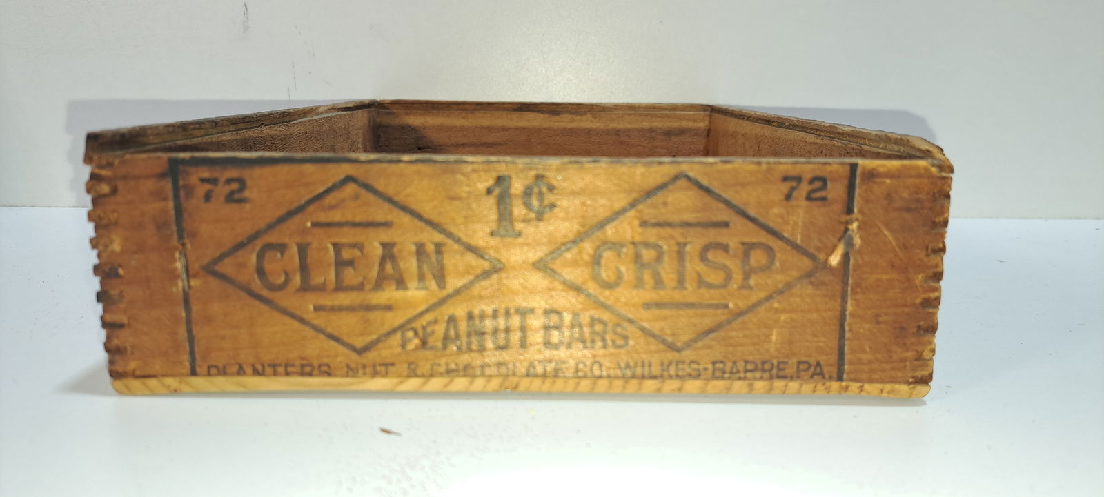 Planters Peanuts wooden box: small wooden, finger-jointed box that held (72) 1 cent, Planters Peanuts Clean Crisp peanut bars, missing lid, minor wear, overall good condition, approx. 7.75" x 11" x 2.5", Please note: if picking u