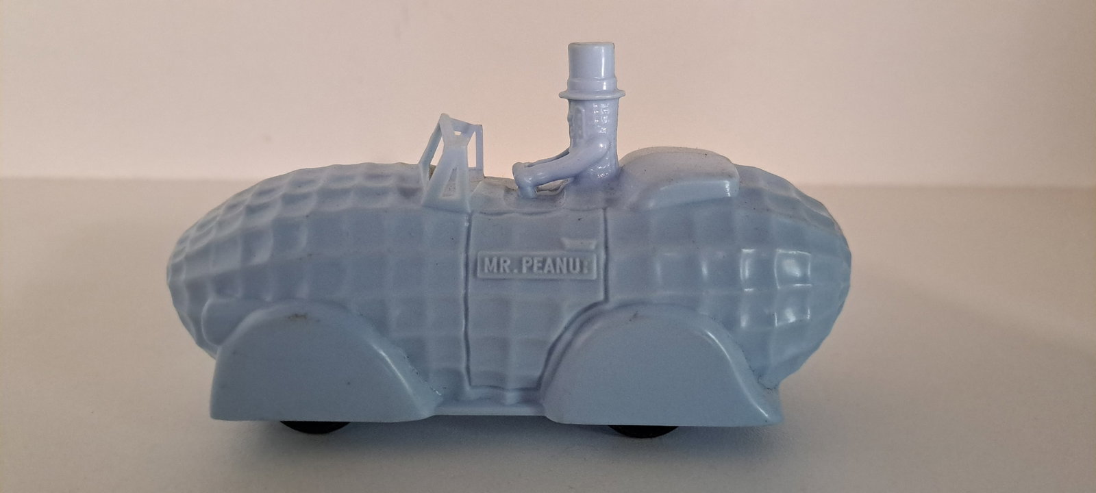 Planters Peanuts, peanut shaped car (1 of 5)