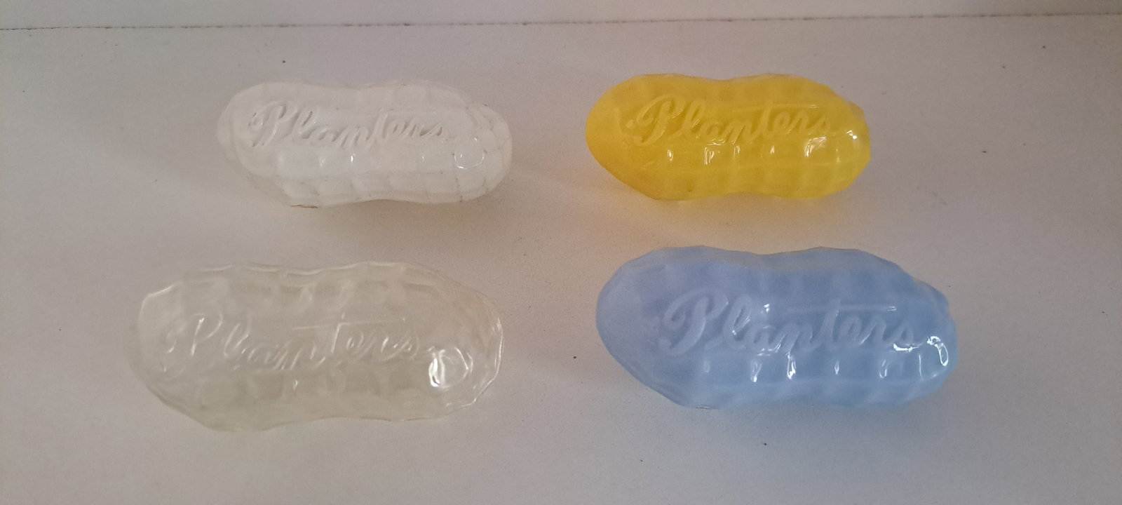 (4) 2-piece plastic peanut containers (1 of 2)