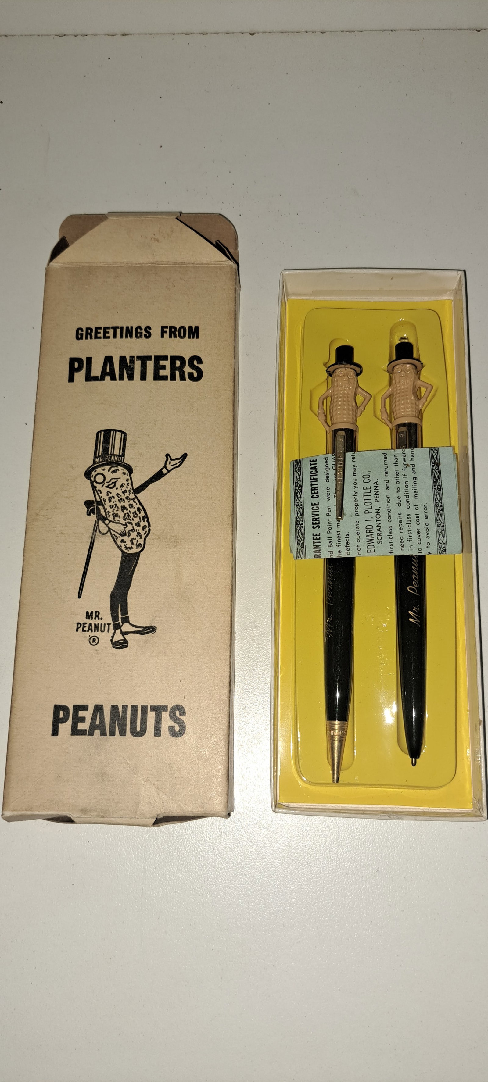 Planters Peanuts pen and pencil set: Black and gold, Planters Peanuts, pen and pencil set. In original cardboard box, with paperwork. Very good condition. Please see our shipping policy for options.