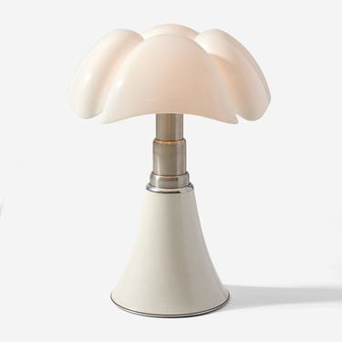spanning Opnemen sessie Gae Aulenti (Italian, 1927-2012) "Pipistrello" Lamp, Model No. 620, Martinelli Luce, Italy, designed (#0207) on Mar 08, 2023 | Freeman's in Pennsylvania spanning Opnemen sessie Gae Aulenti (Italian, 1927-2012) "Pipistrello" Lamp, Model No. 620, Martinelli Luce, Italy, designed (#0207) on Mar 08, 2023 | Freeman's in Pennsylvania