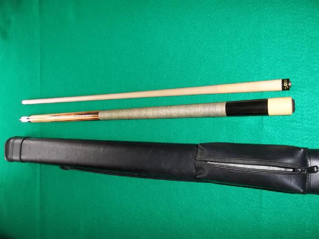 Joss Pool Cue, 2 piece, 58", hard black case,: Joss Pool Cue, 2 piece, 58", hard black case, pocket and strap, 32" l,pocket and strap, 32" l