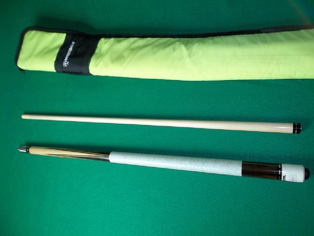 Palmer Custom Cue, 2 piece, 58", 19 oz, in soft: Palmer Custom Cue, 2 piece, 58", 19 oz, in soft lemon color McDermott fabric case, missing strap, 34.5" l,lemon color McDermott fabric case, missing strap, 34.5" l