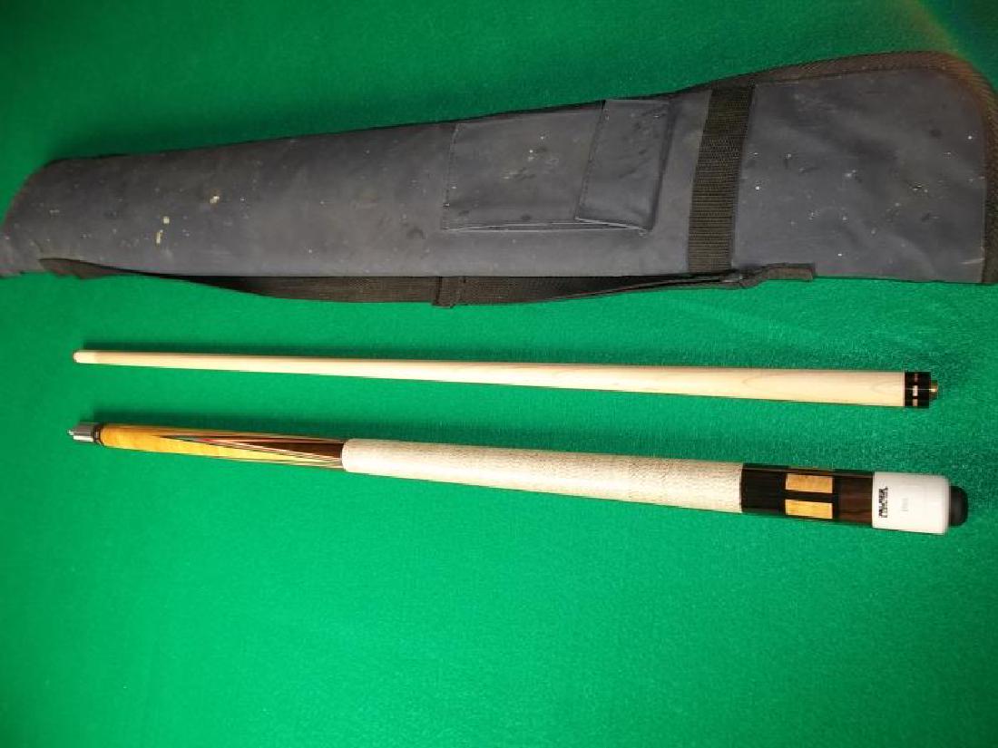 Palmer Custom Cue, 2 piece, 58", 19 oz, in soft: Palmer Custom Cue, 2 piece, 58", 19 oz, in soft navy fabric case, with pocket and strap, case in poor condition, 34.5" l,navy fabric case, with pocket and strap, case in poor condition, 34.5" l