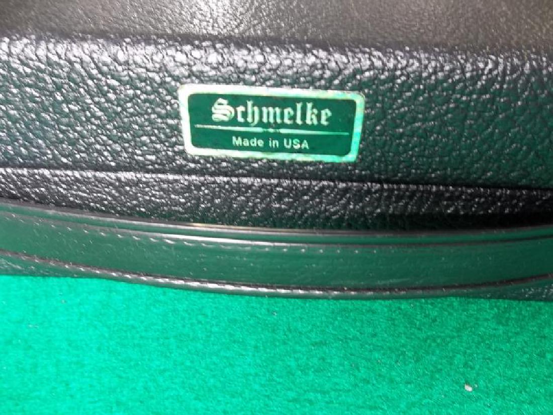 Palmer Custom Cue, 2 piece, 58", 20 oz, nick on: Palmer Custom Cue, 2 piece, 58", 20 oz, nick on butt sleeve, hard black Schmelke case, 34.5" l,butt sleeve, hard black Schmelke case, 34.5" l