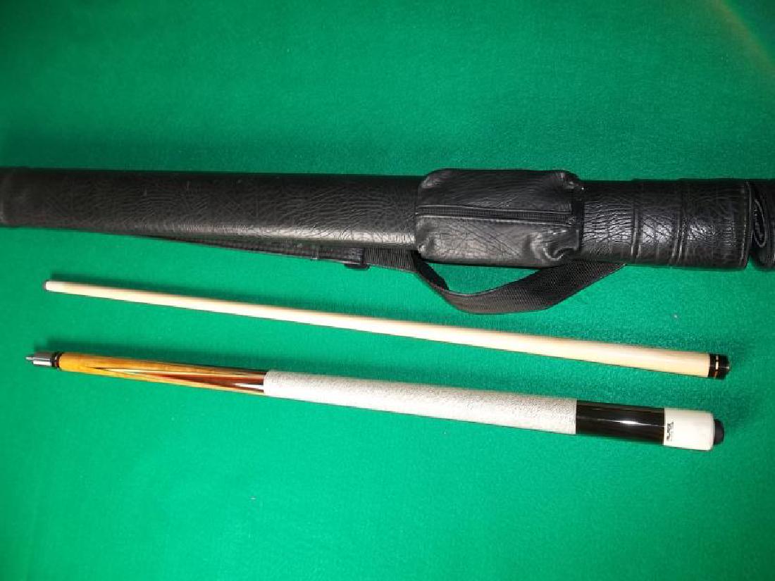Palmer Custom Cue, 2 piece, 58", 21 oz, black: Palmer Custom Cue, 2 piece, 58", 21 oz, black hard Giuseppe case with pocket and strap, 34.5" l,hard Giuseppe case with pocket and strap, 34.5" l