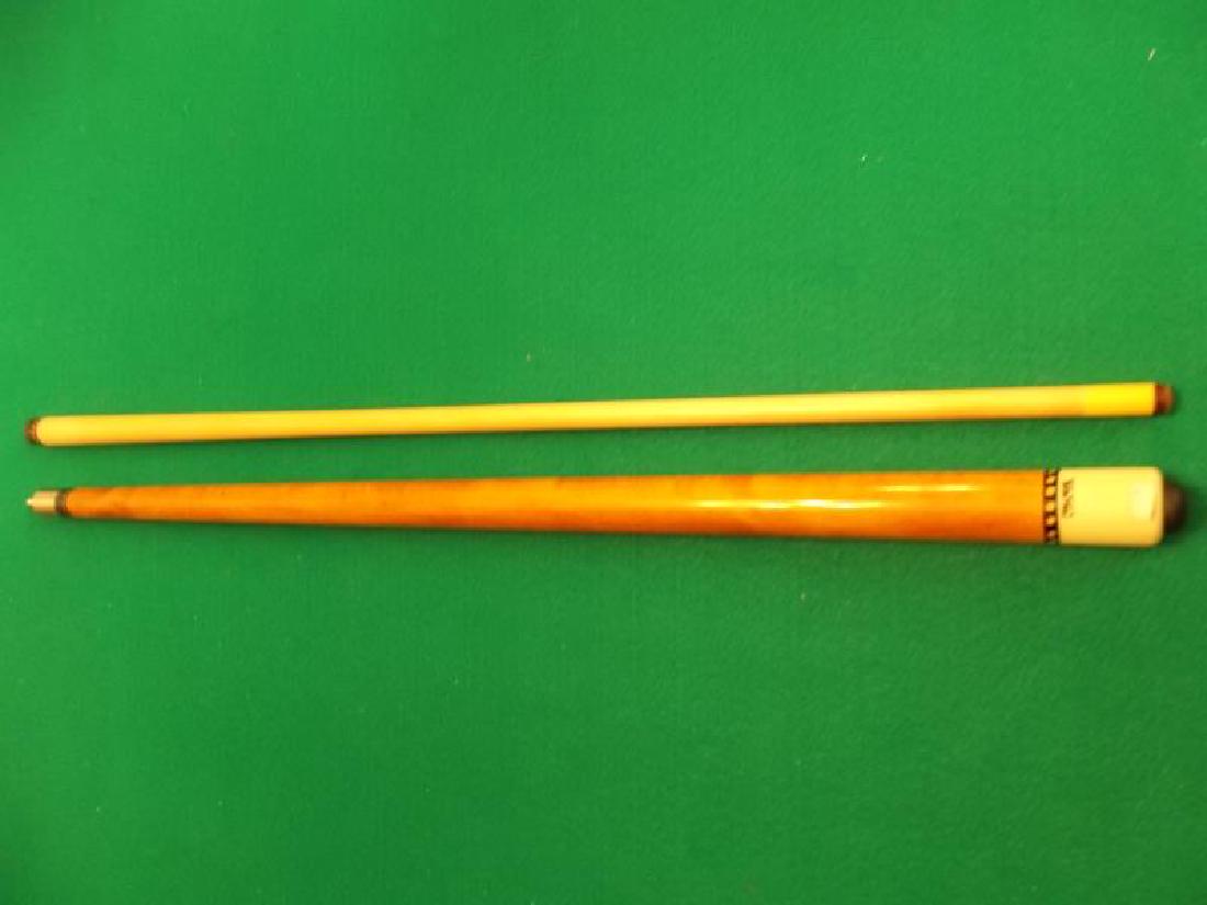 Palmer Custom Cue, 2 piece, 58" 19 oz, in plastic: Palmer Custom Cue, 2 piece, 58" 19 oz, in plastic sleeve,sleeve
