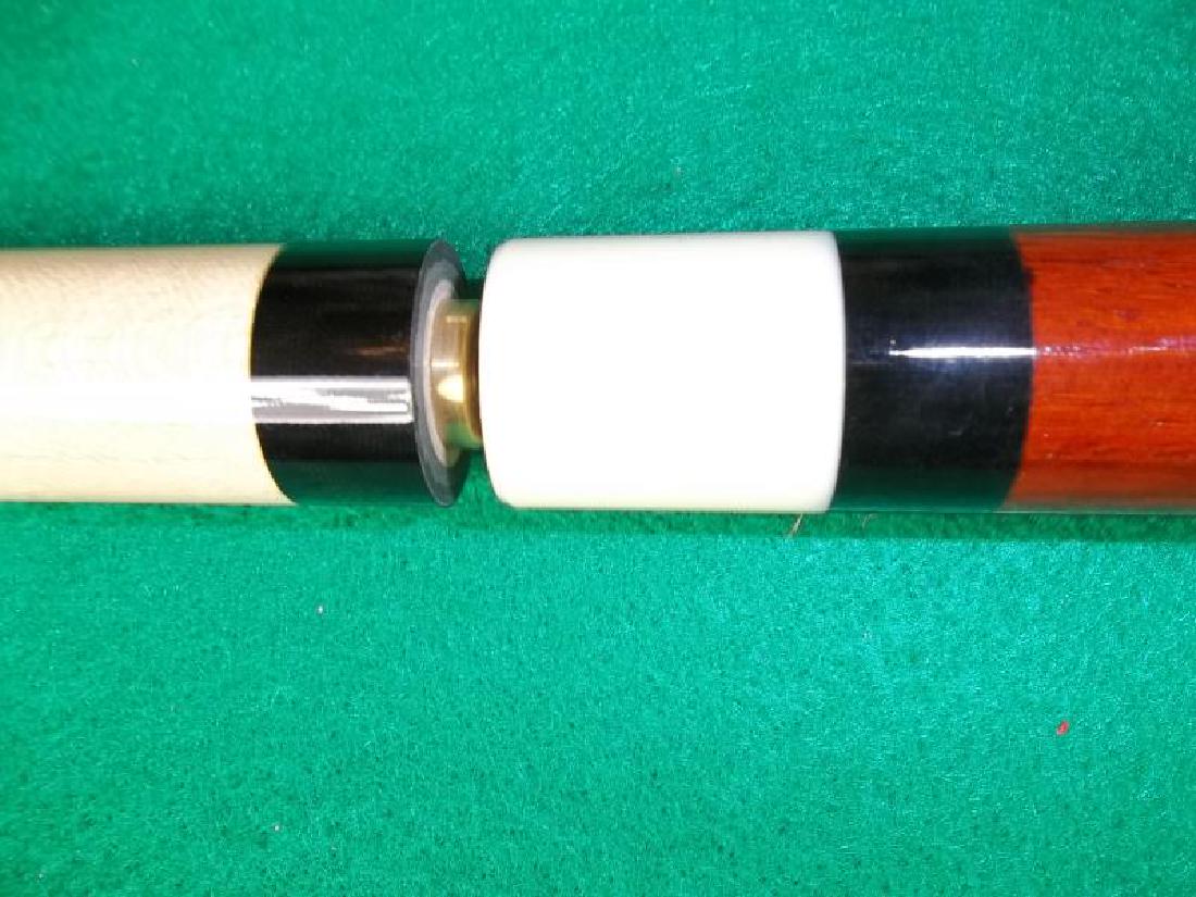 Palmer Custom Cue, not straight, 2 piece, 19 oz,: Palmer Custom Cue, not straight, 2 piece, 19 oz, scratches on forearm, joint pin does not screw in completely, in plastic sleeve,scratches on forearm, joint pin does not screw in completely, in plasti