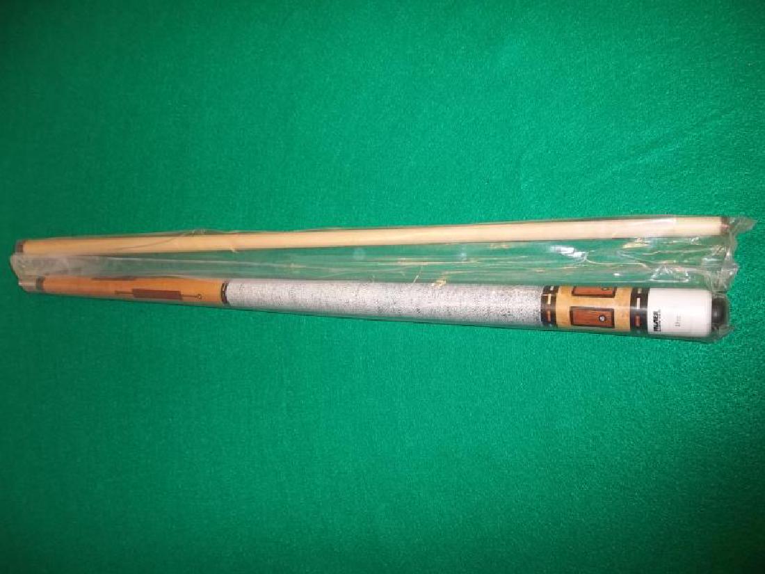 Palmer Custom Cue, PB 9, 2 piece, 58", 19 oz,: Palmer Custom Cue, PB 9, 2 piece, 58", 19 oz, pearl and wood inlay, in plastic sleeve,pearl and wood inlay, in plastic sleeve