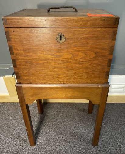 Wine Chest on Stand: Wine Chest on Stand